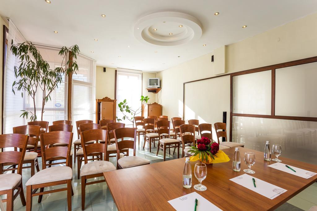 Family Hotel 泰特文 外观 照片