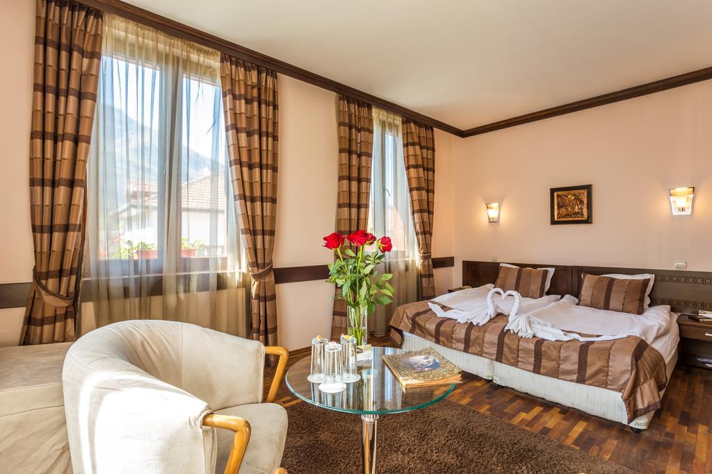 Family Hotel 泰特文 外观 照片