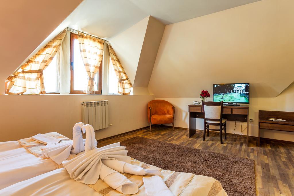 Family Hotel 泰特文 外观 照片