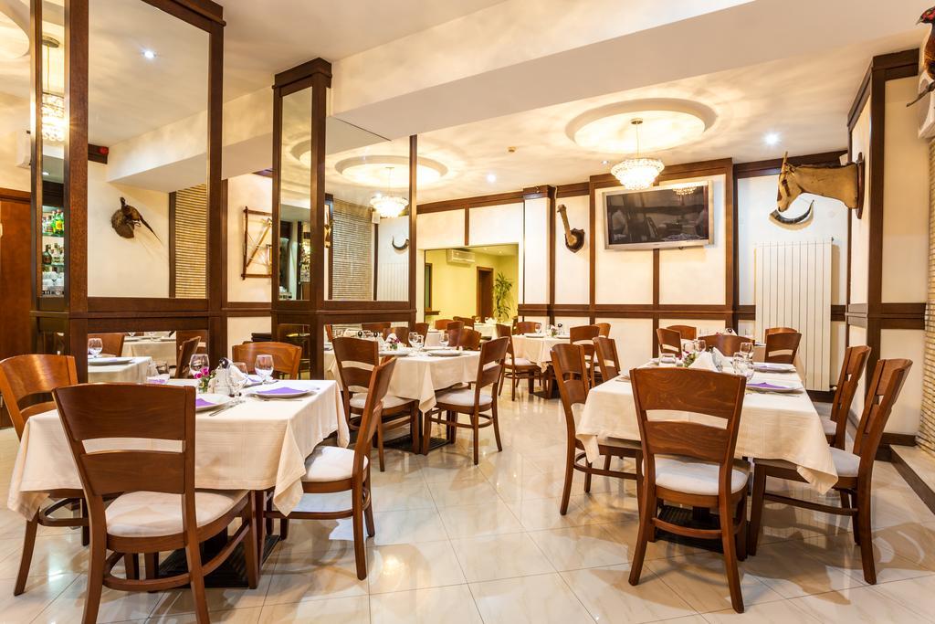 Family Hotel 泰特文 外观 照片