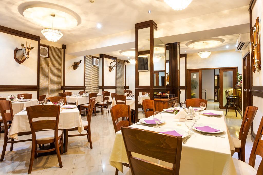 Family Hotel 泰特文 外观 照片