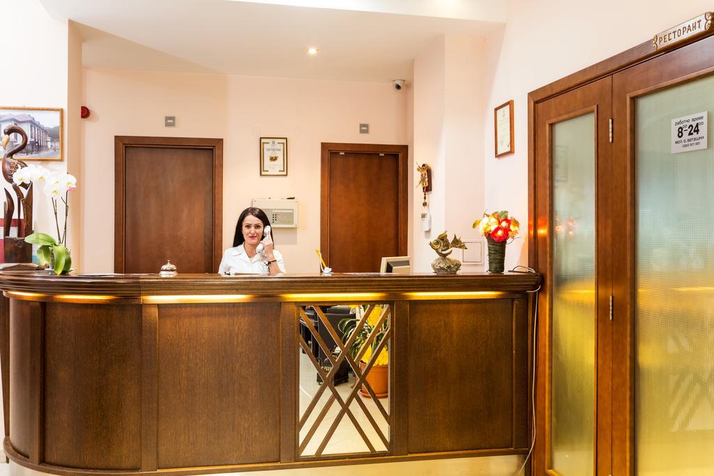 Family Hotel 泰特文 外观 照片