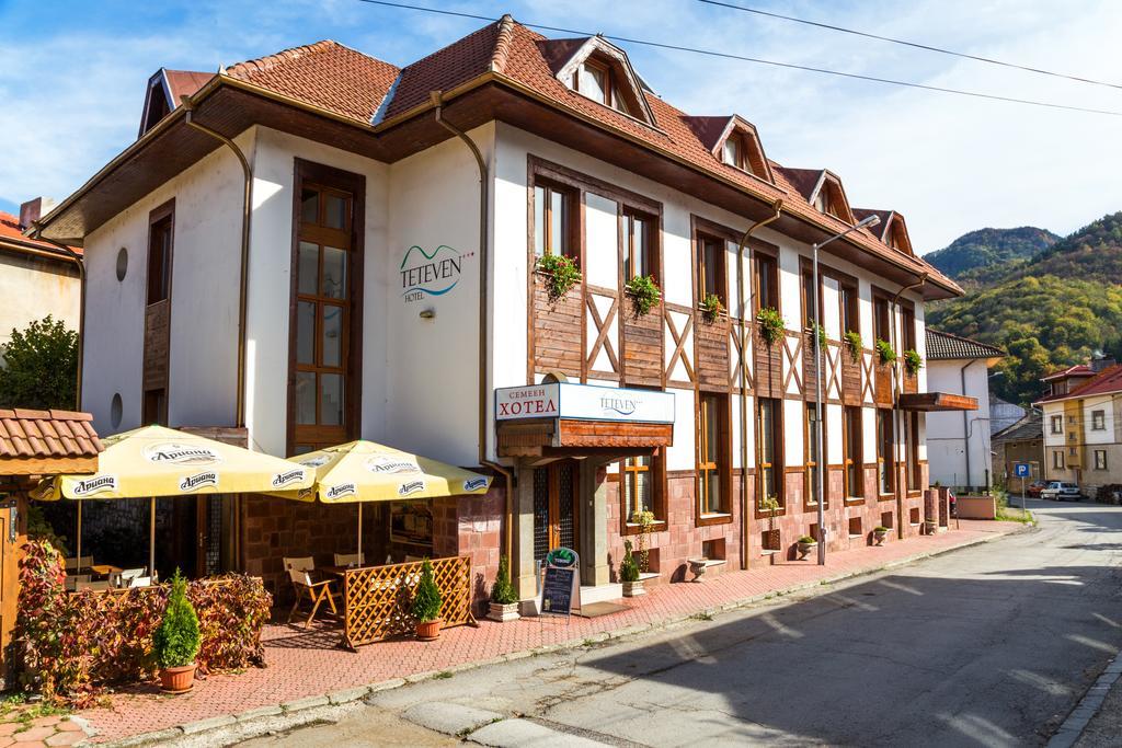 Family Hotel 泰特文 外观 照片